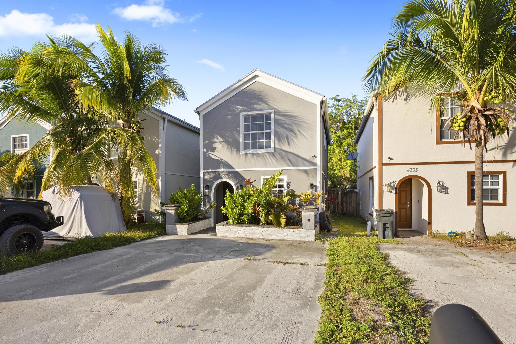 4337 Springfield Street Lake Worth Beach, FL 33461 - Photo 2 of 34 453A6872