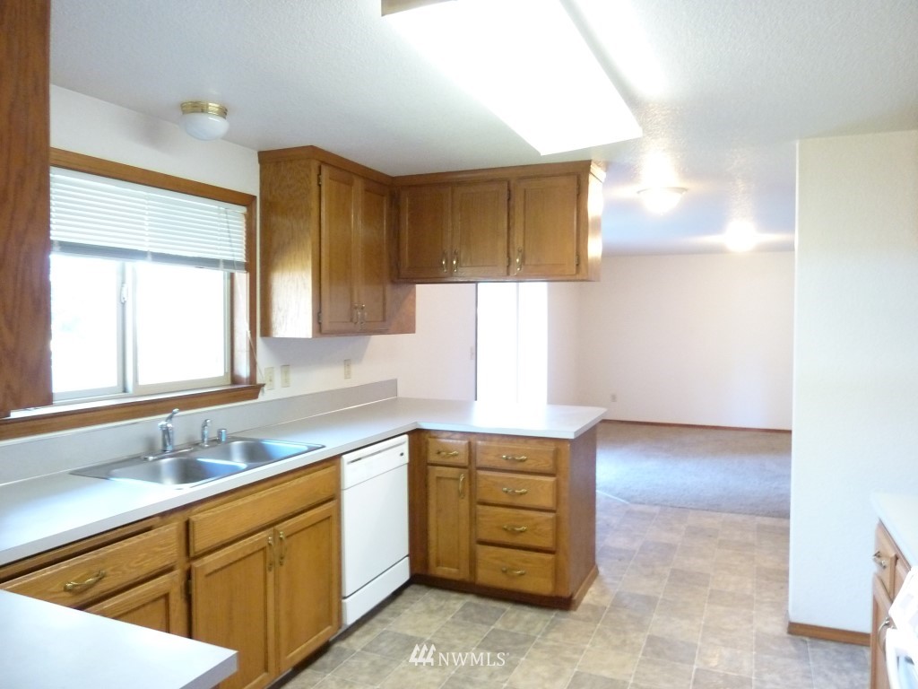 18621 Old Highway 99 Southwest Rochester, WA 98579 - Photo 6 of 17 Gallery Image 6