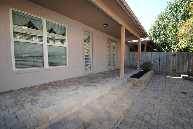 $365,000 | 9022 Centennial Drive, Conroe, TX 77384