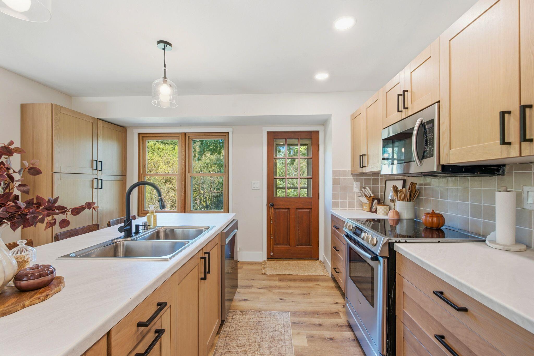 5974 Loghouse Road Erin, WI 53027 - Photo 6 of 55 Updated kitchen