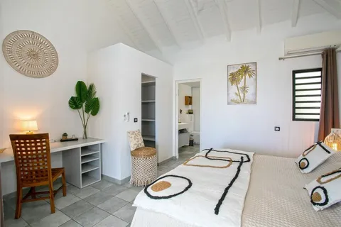 a view of a workspace with furniture