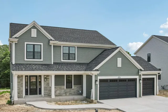 $577,900 | N174W20616 Laurel Springs Circle, Jackson, WI 53037