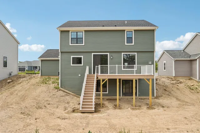 $577,900 | N174W20616 Laurel Springs Circle, Jackson, WI 53037