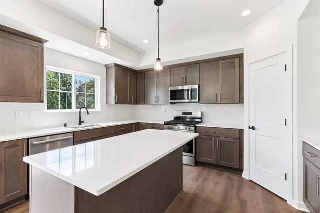 $577,900 | N174W20616 Laurel Springs Circle, Jackson, WI 53037