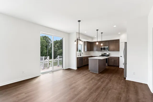 $577,900 | N174W20616 Laurel Springs Circle, Jackson, WI 53037