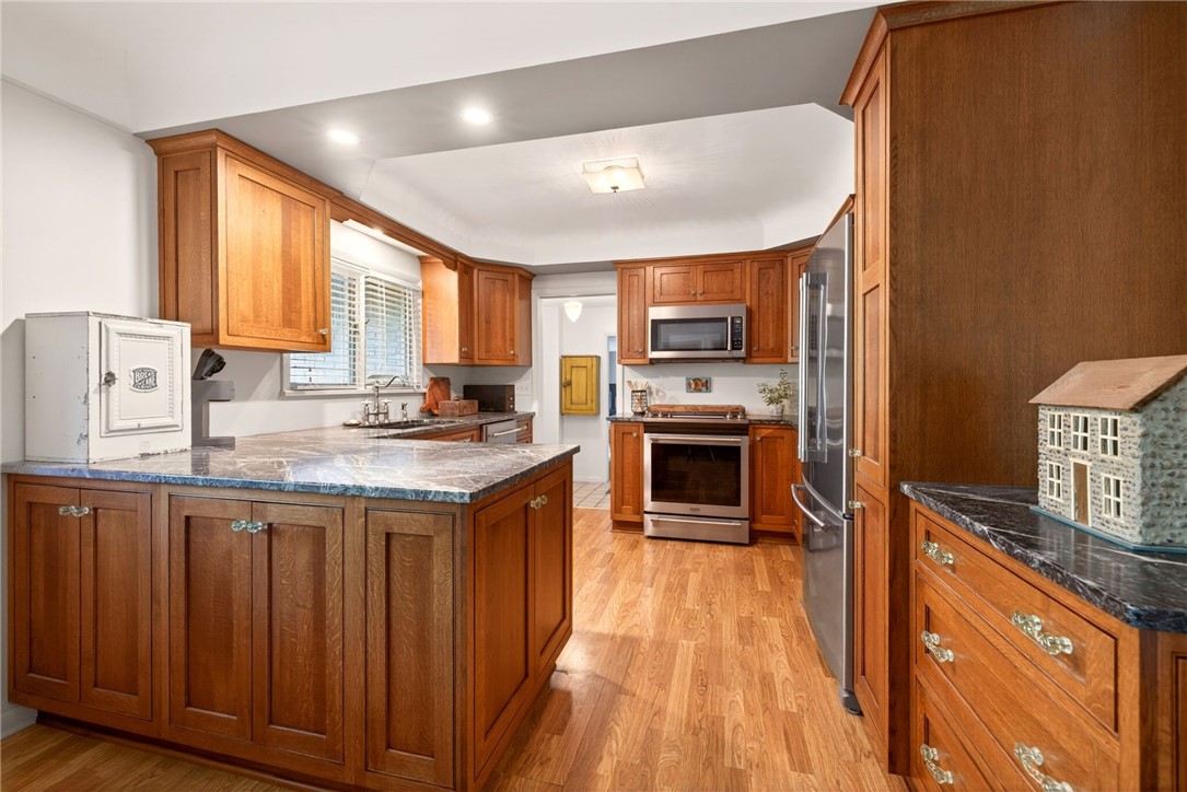 346 Whiting Road Webster, NY 14580 - Photo 12 of 32