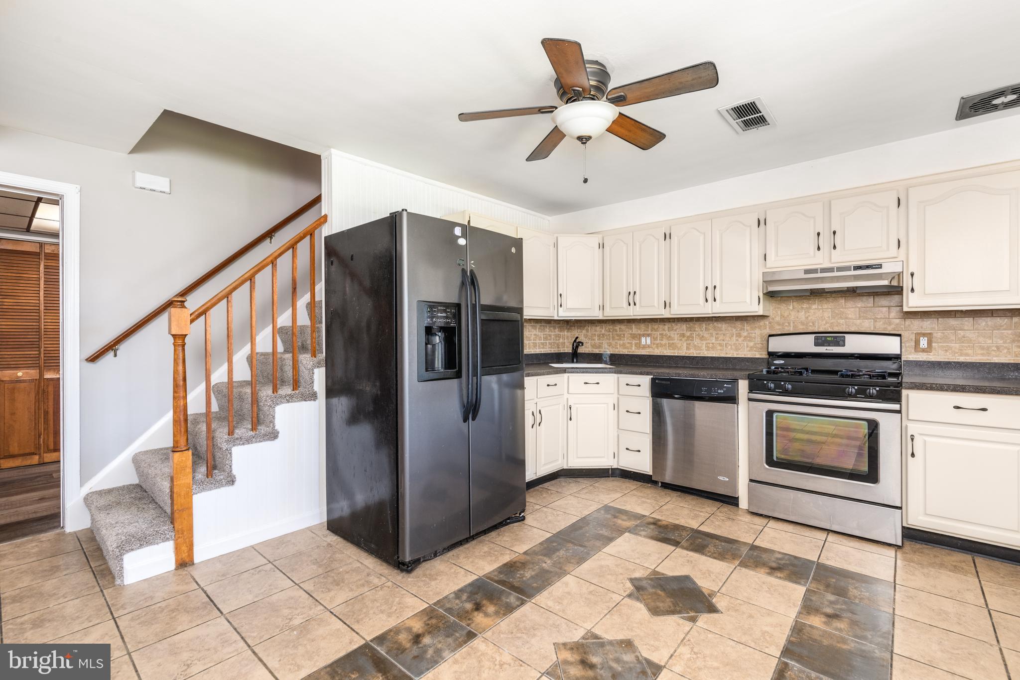 7805 Scholar Road Dundalk, MD 21222 - Photo 17 of 25