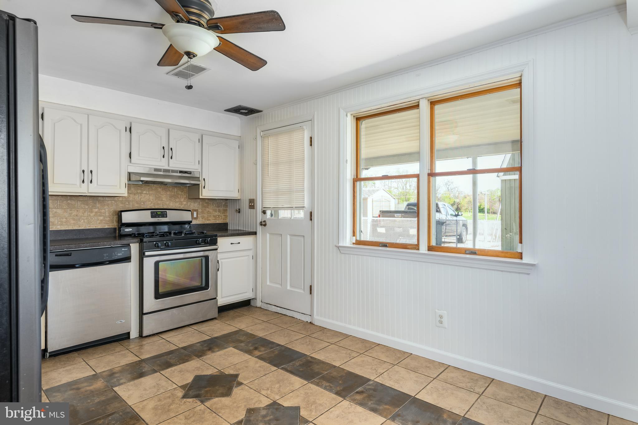 7805 Scholar Road Dundalk, MD 21222 - Photo 19 of 25