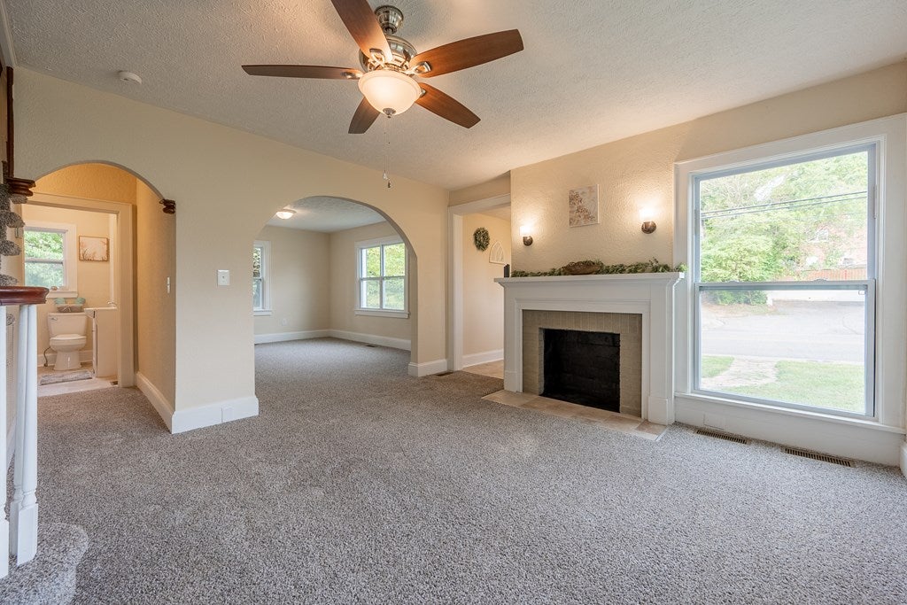 820 Newbern Road Pulaski, VA 24301 - Photo 8 of 67 Gallery Image 8