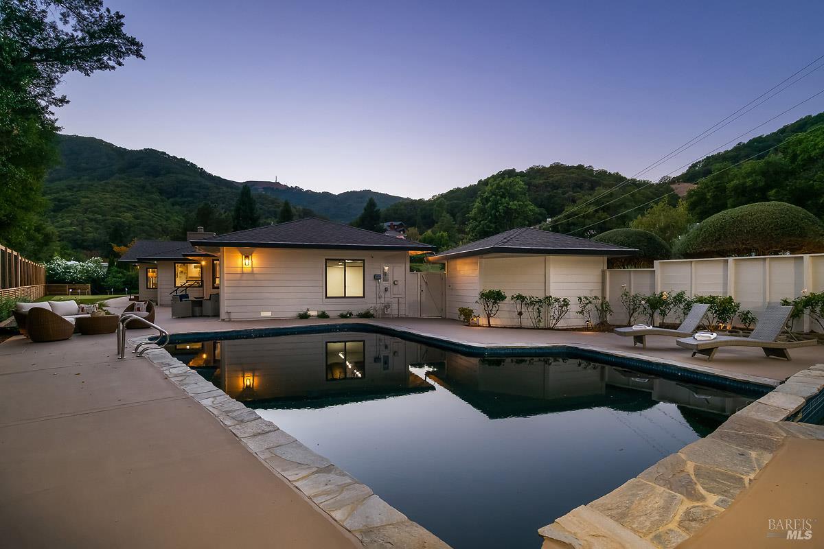 23 Prestwick Court Novato, CA 94949 - Photo 3 of 83 Gallery Image 3