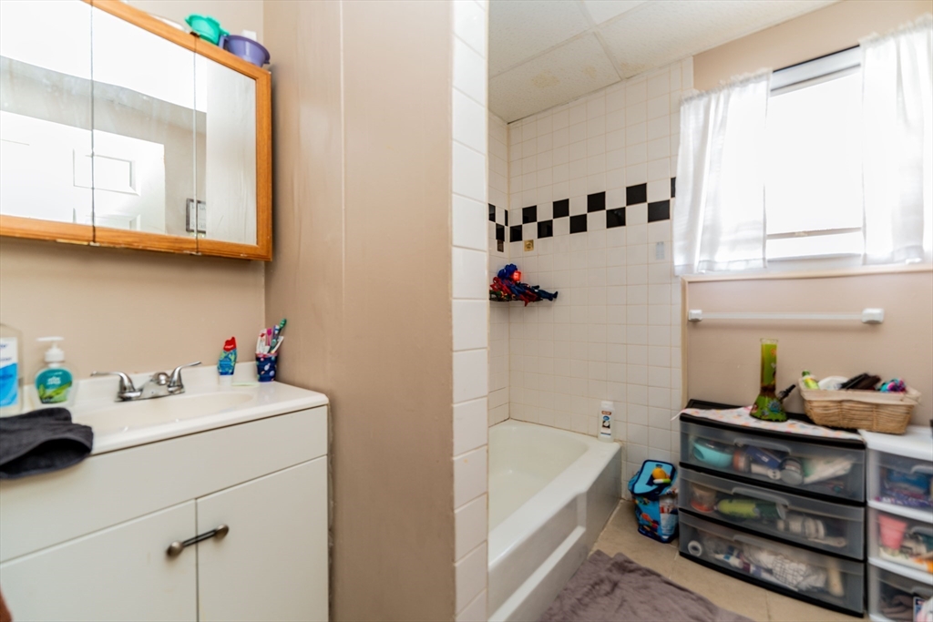 136 Lonsdale Street Fall River, MA 02721 - Photo 8 of 29 Gallery Image 8