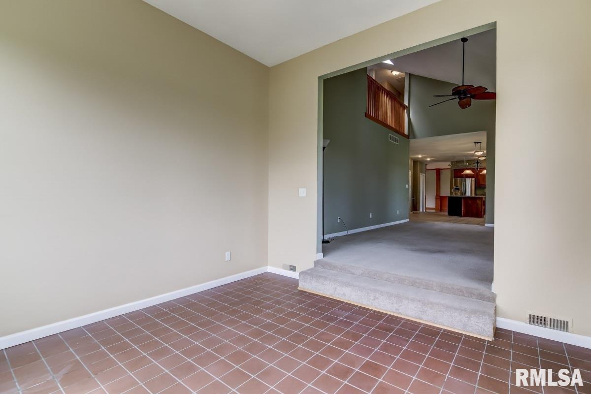 5004 Foxfire Court Springfield, IL 62711 - Photo 23 of 44
