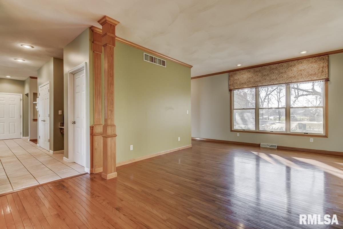 5004 Foxfire Court Springfield, IL 62711 - Photo 6 of 44