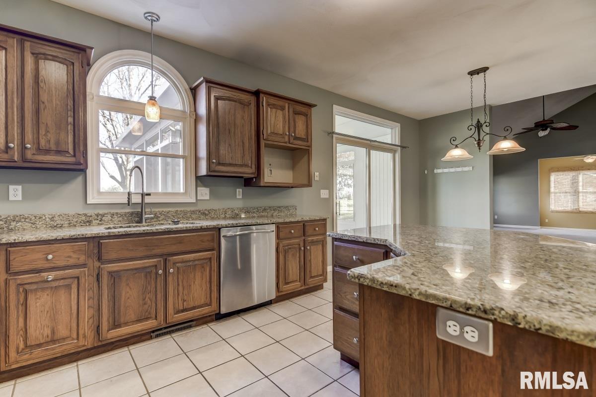 5004 Foxfire Court Springfield, IL 62711 - Photo 8 of 44