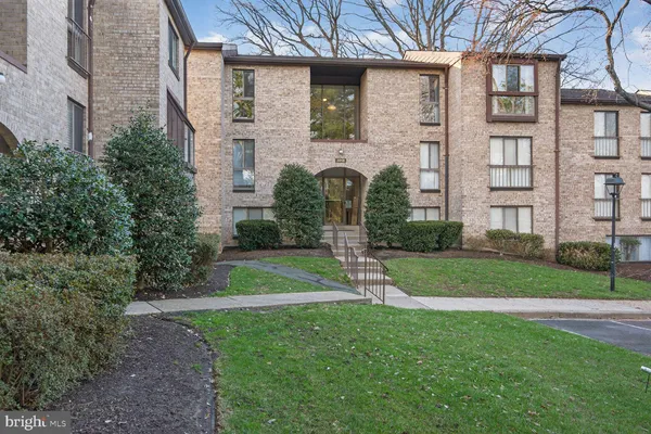 $329,900 | 2018 Colts Neck Road, Unit 10/11B, Reston, VA 20191