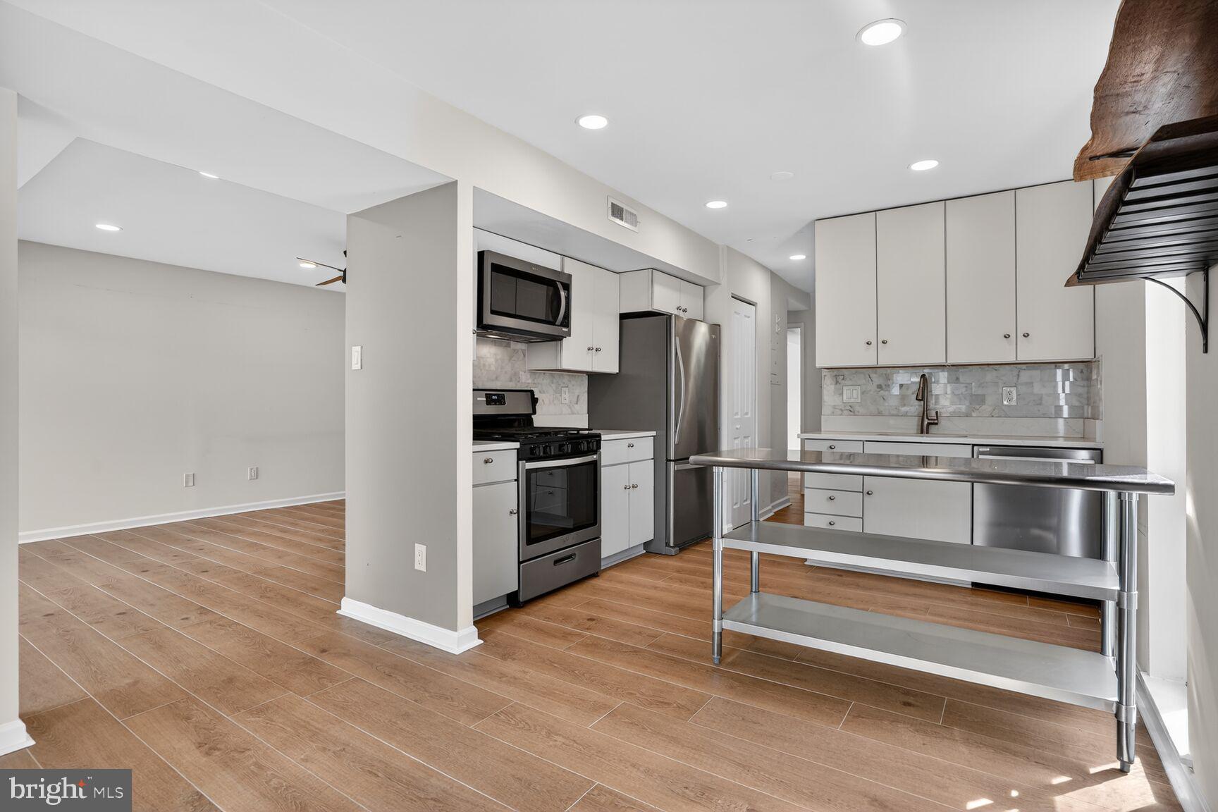 2018 Colts Neck Road, Unit 10/11B Reston, VA 20191 - Photo 31 of 32 Open floor plan