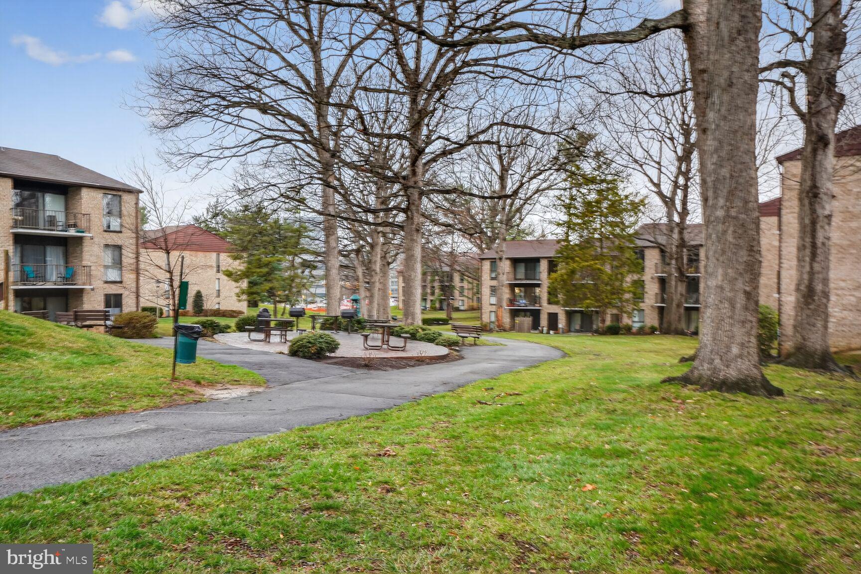 2018 Colts Neck Road, Unit 10/11B Reston, VA 20191 - Photo 24 of 32 Courtyard