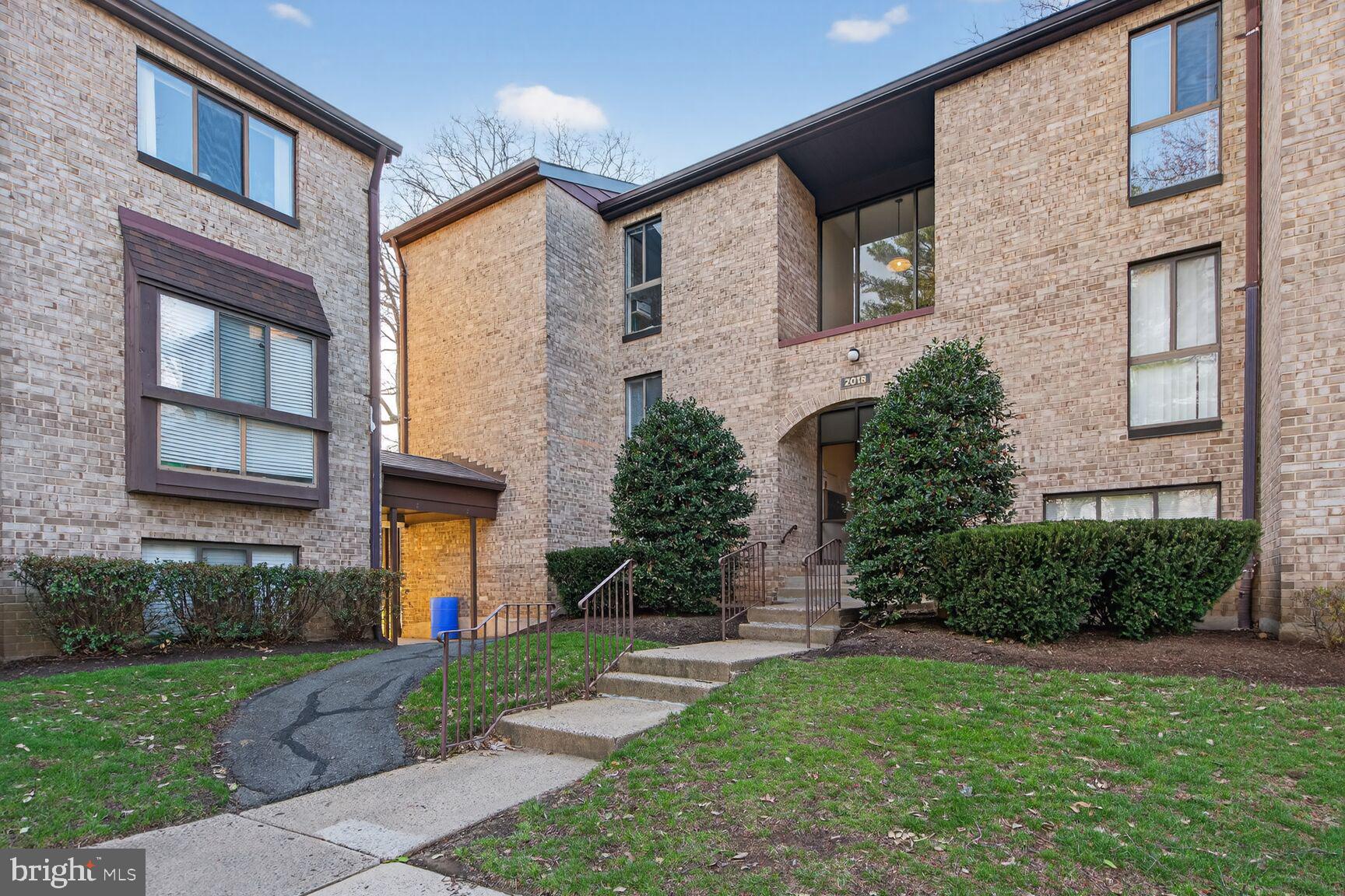 2018 Colts Neck Road, Unit 10/11B Reston, VA 20191 - Photo 29 of 32 Building Exterior