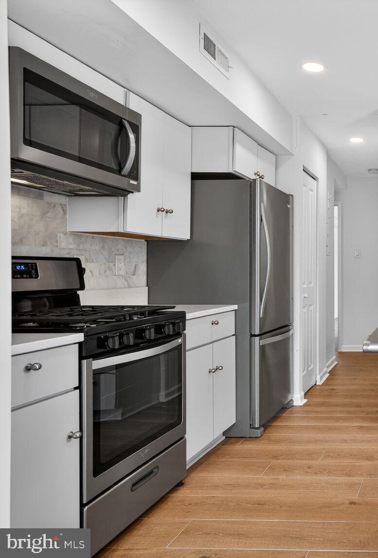 2018 Colts Neck Road, Unit 10/11B Reston, VA 20191 - Photo 6 of 33 Updated Kitchen