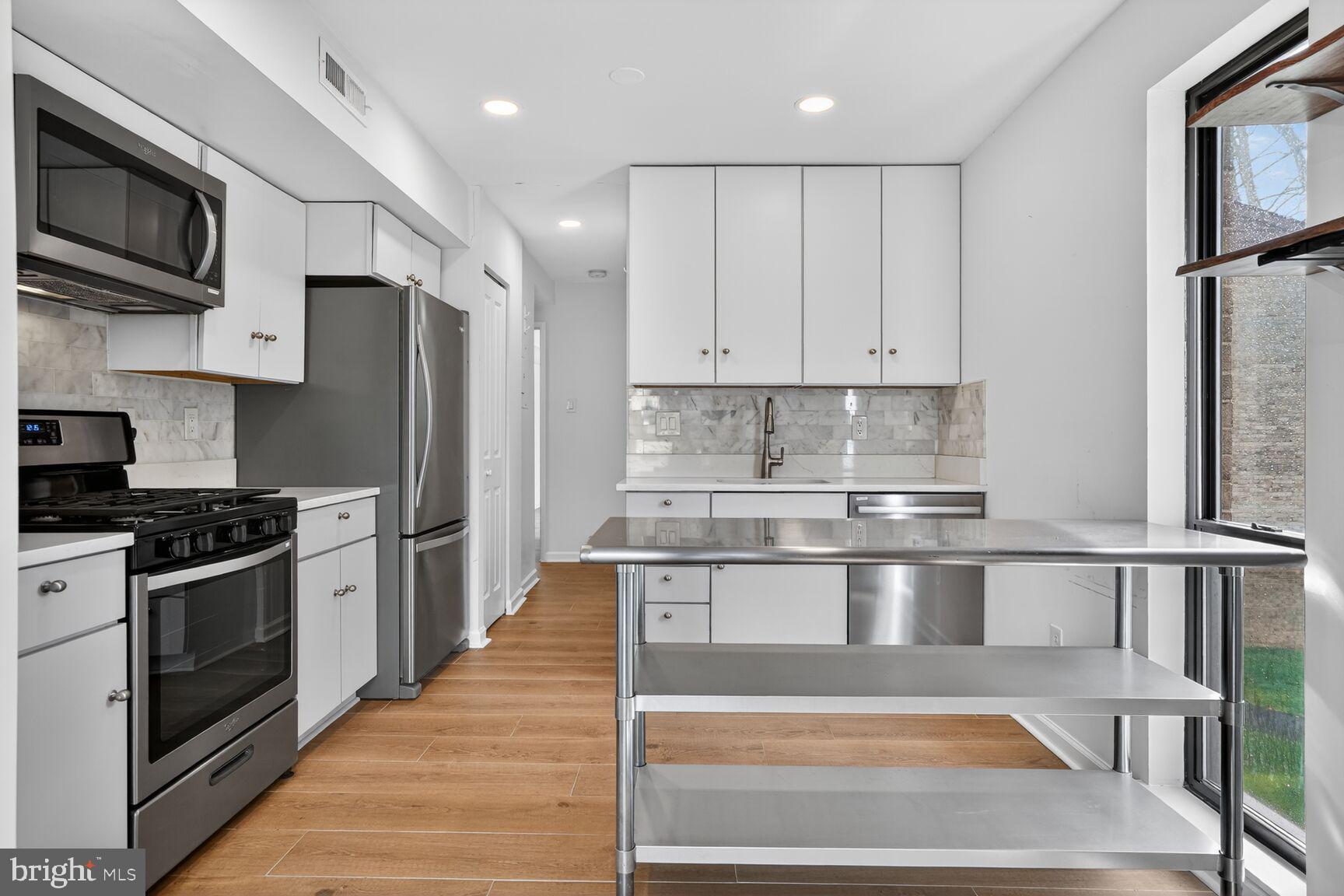 2018 Colts Neck Road, Unit 10/11B Reston, VA 20191 - Photo 9 of 32 Portable Kitchen Table Stays/ Perfect as Island