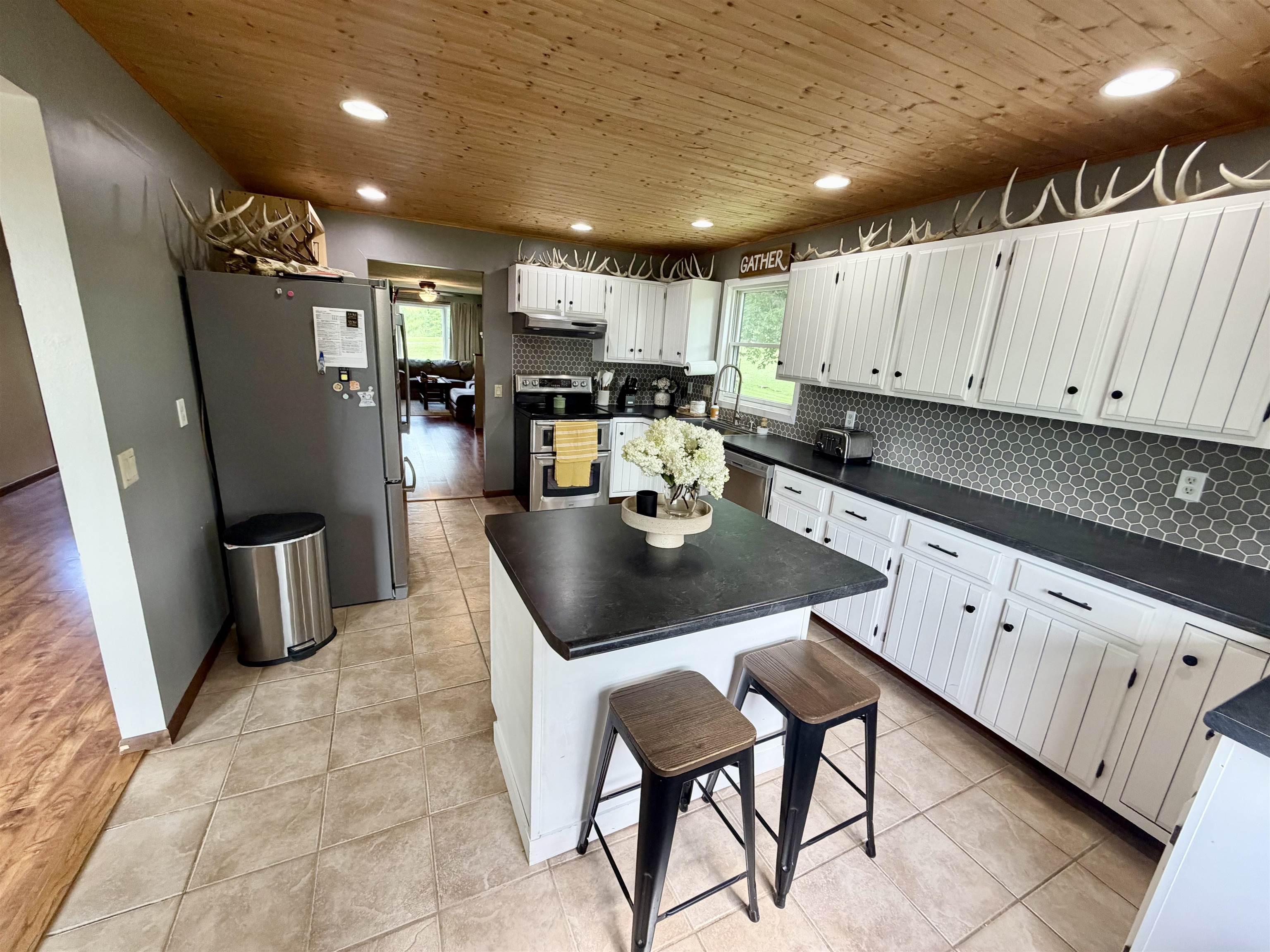 S5703 County Rd J Viroqua, WI 54665 - Photo 5 of 19 Gallery Image 5