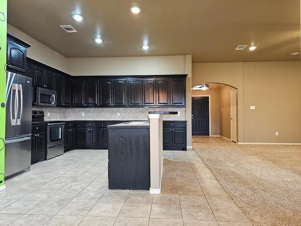 $2,200 | 20009 Farm To Market Road 2192, Slaton, TX 79364