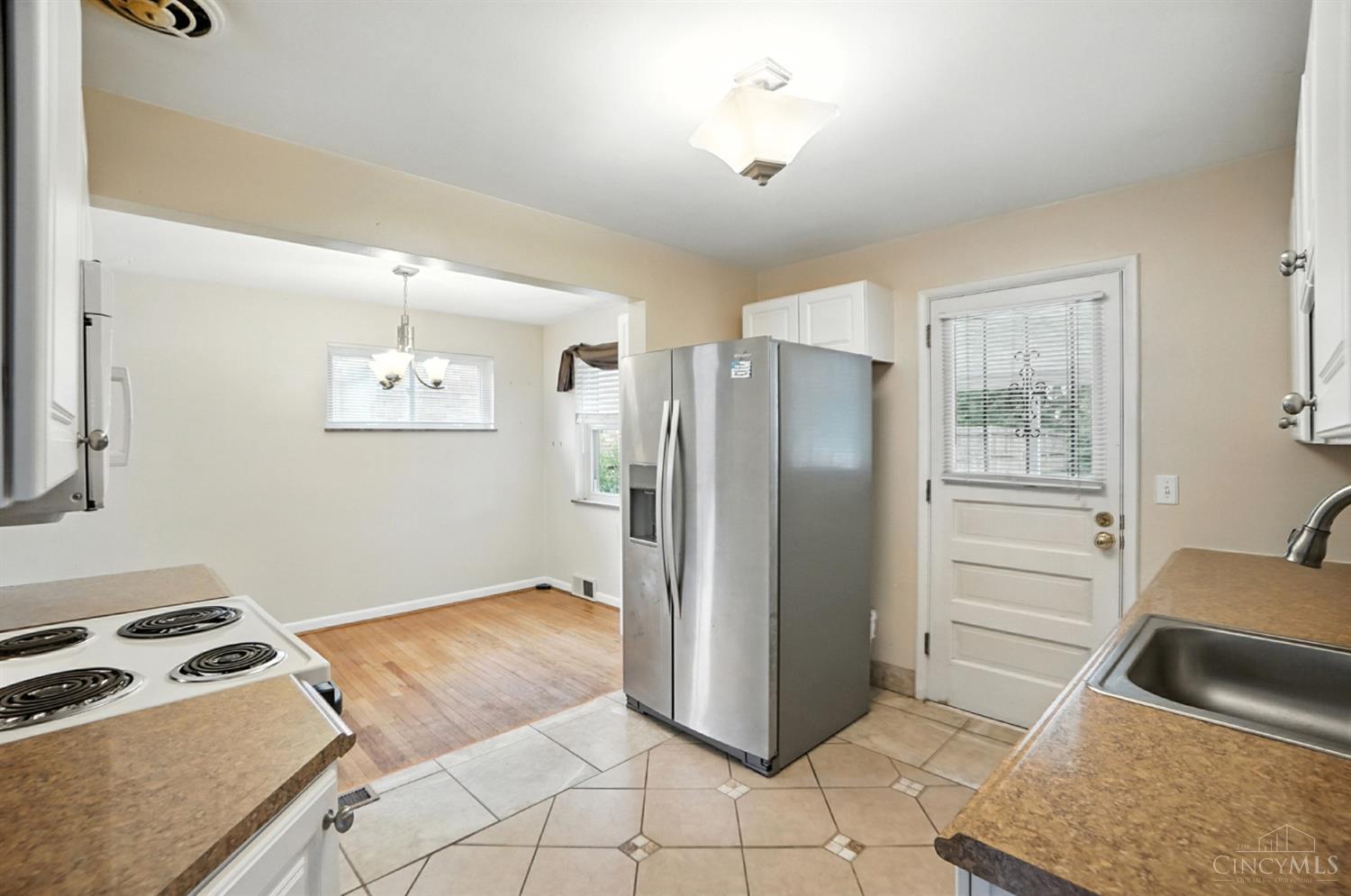 570 Rentz Place Cincinnati, OH 45238 - Photo 10 of 30 Gallery Image 10