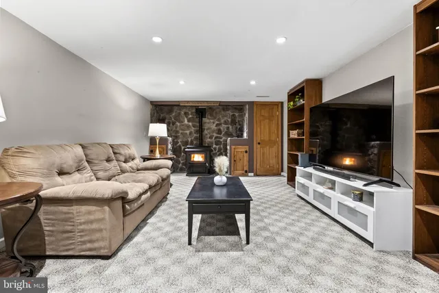 $415,000 | 236 Hill Road, Honey Brook, PA 19344