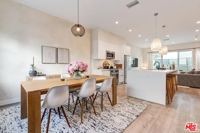 $5,000 | 957 Figueroa Terrace, Unit 321, Los Angeles, CA 90012