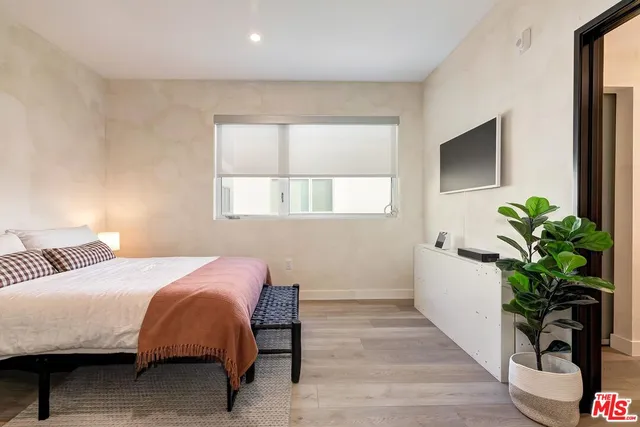 $5,000 | 957 Figueroa Terrace, Unit 321, Los Angeles, CA 90012