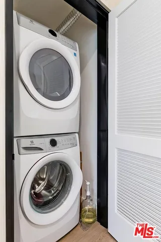 $5,000 | 957 Figueroa Terrace, Unit 321, Los Angeles, CA 90012