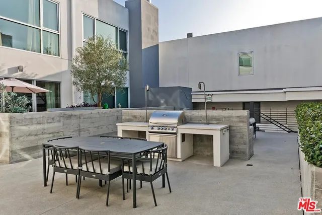 $5,000 | 957 Figueroa Terrace, Unit 321, Los Angeles, CA 90012