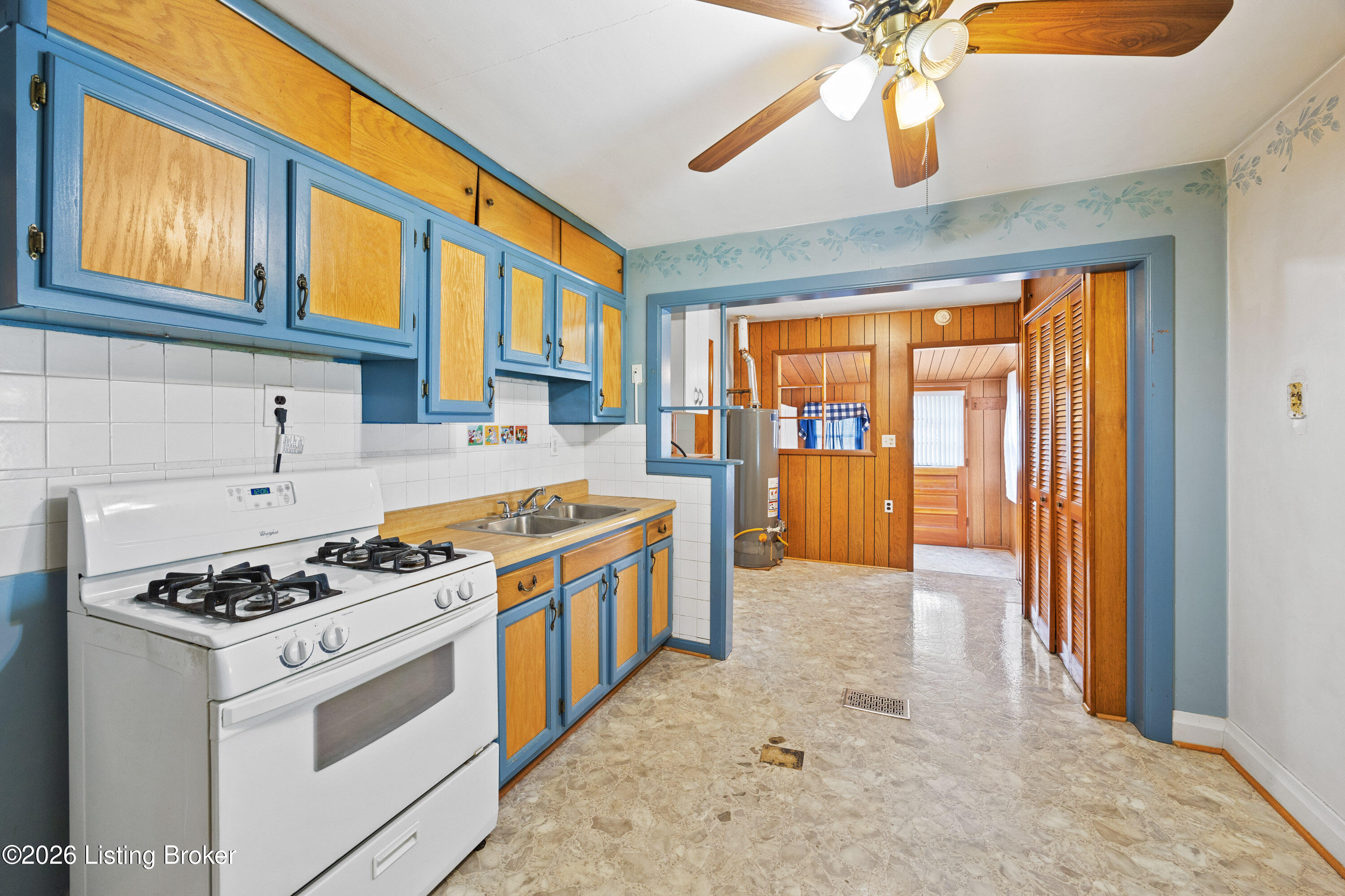 4709 Dohn Road Louisville, KY 40216 - Photo 8 of 25 008