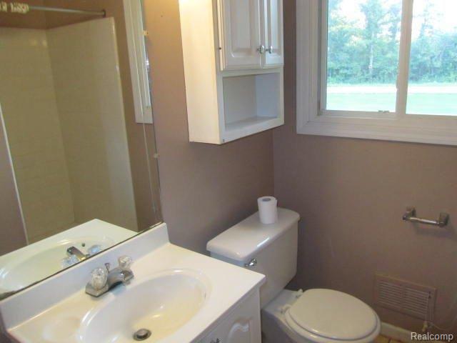 8988 Rynn Road Avoca, MI 48006 - Photo 16 of 22 2013-07-15 07.45.19.jpg
