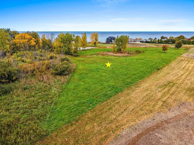 $71,900 | Sugar Creek Drive, Brussels, WI 54204