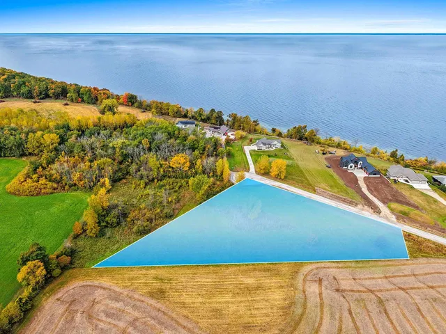 $71,900 | Sugar Creek Drive, Brussels, WI 54204