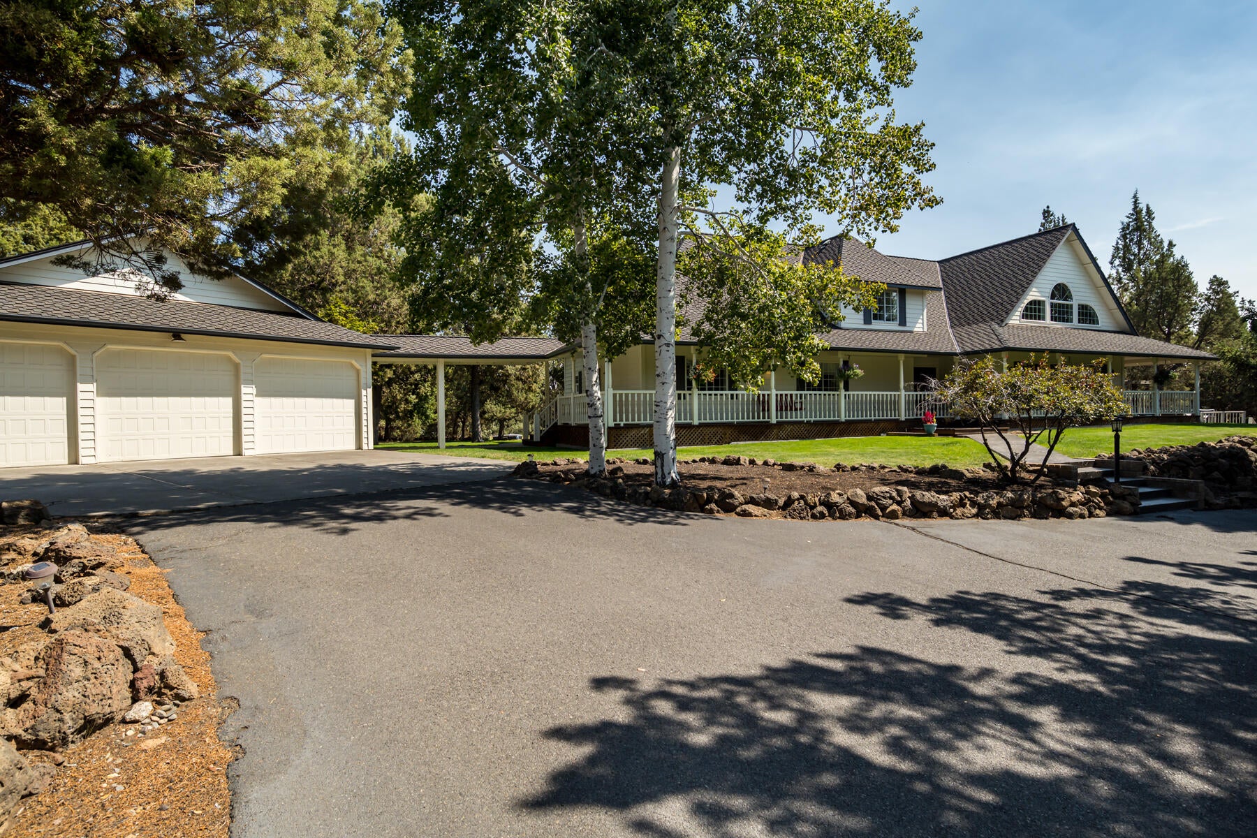 21936 Bear Creek Road Bend, OR 97701 - Photo 71 of 75 JH5_1108