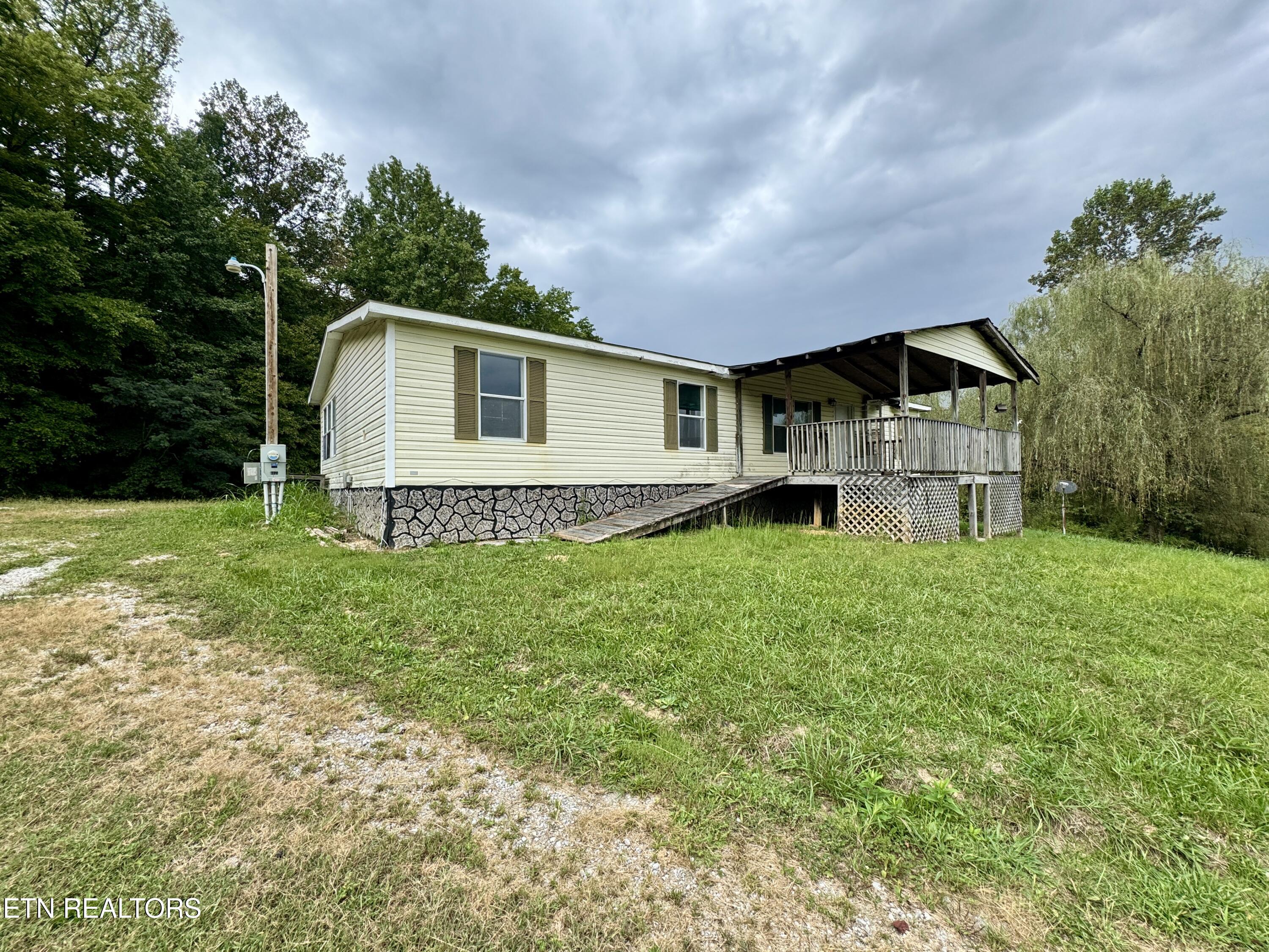 265 Sandy Gap Road Pioneer, TN 37847 - Photo 3 of 37 1-3