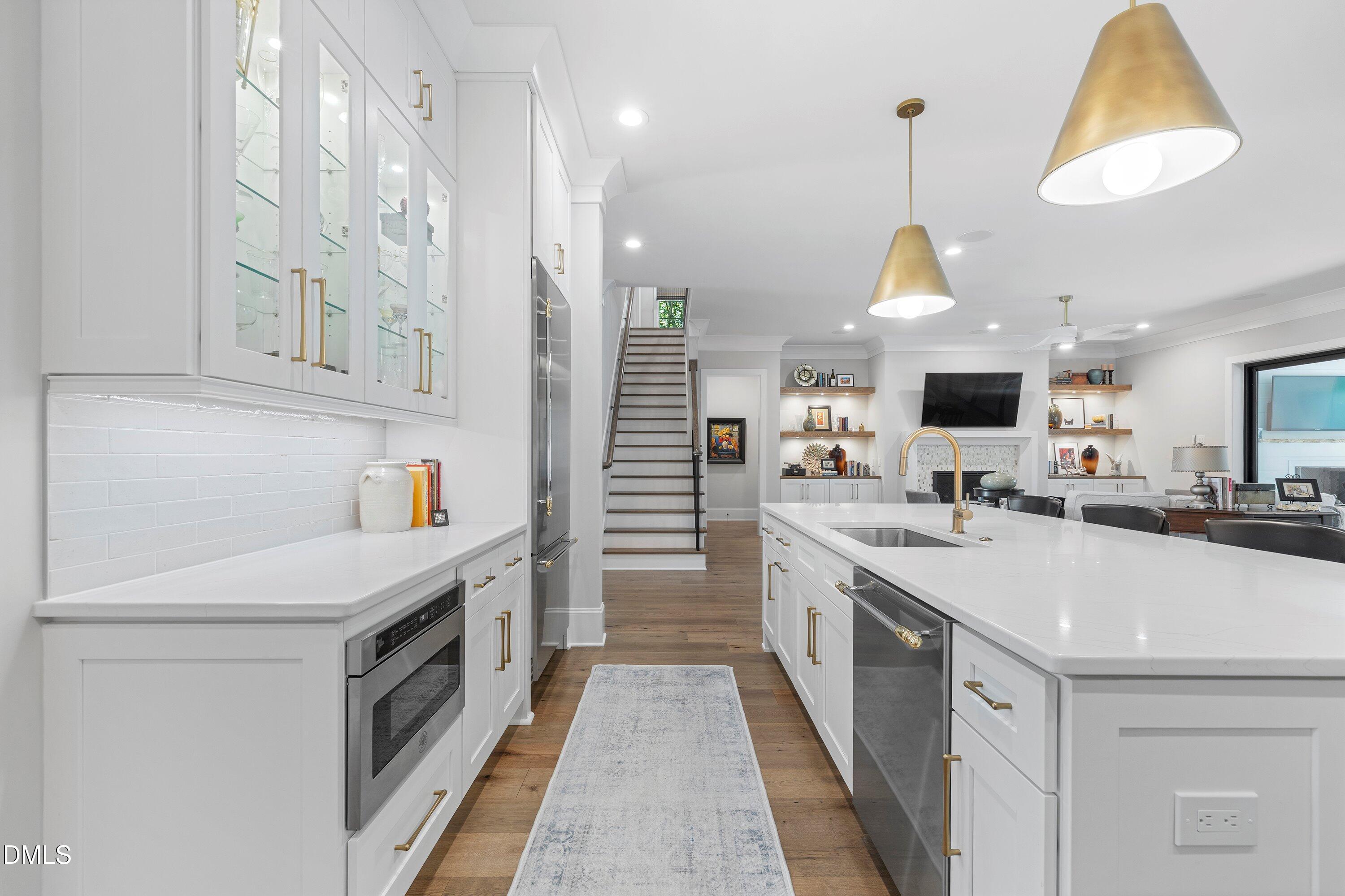 1304 Ivy Lane Raleigh, NC 27609 - Photo 11 of 62 Ivy 10