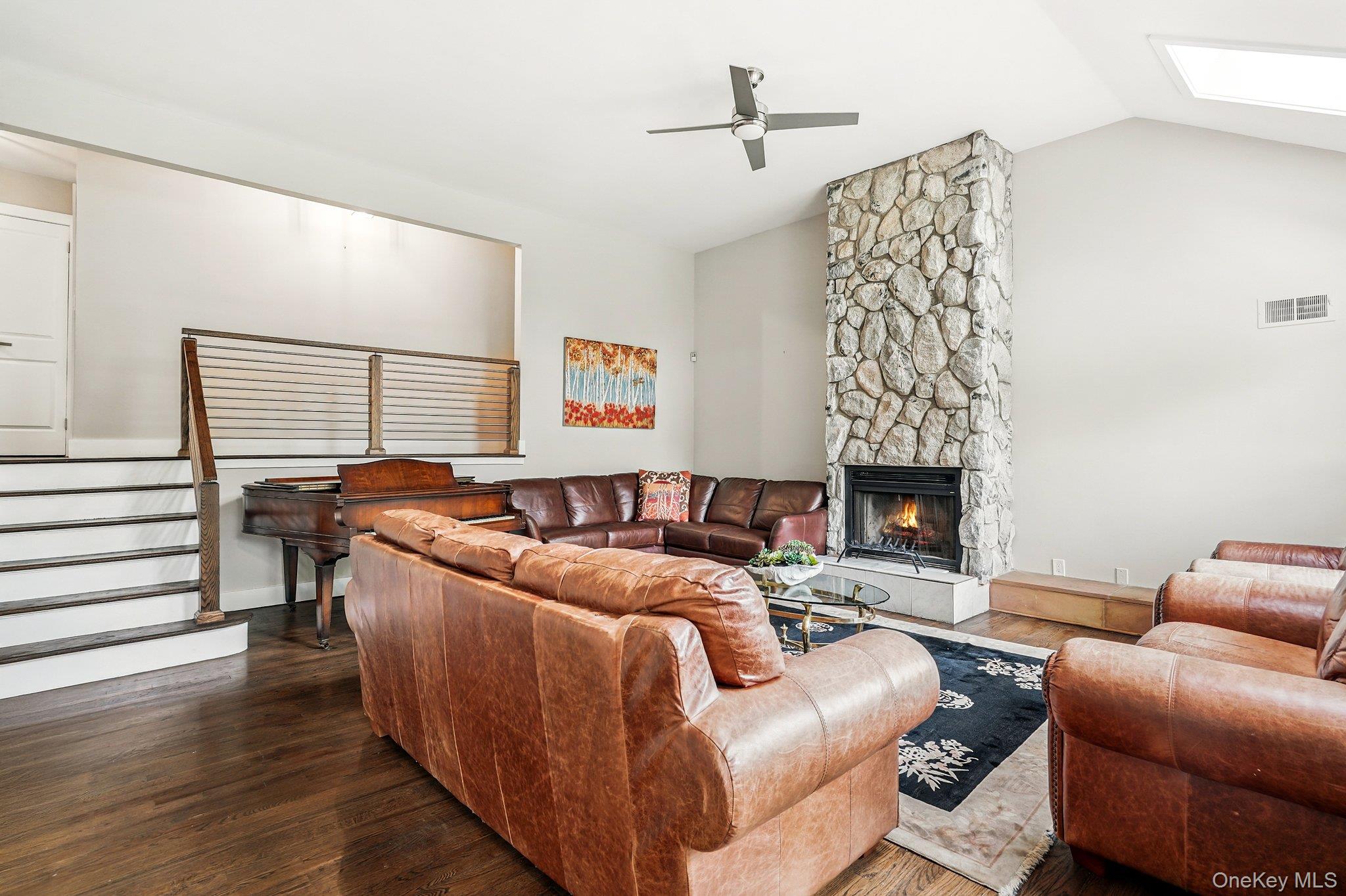 45 Rugby Road New Rochelle, NY 10804 - Photo 4 of 39 Gallery Image 4