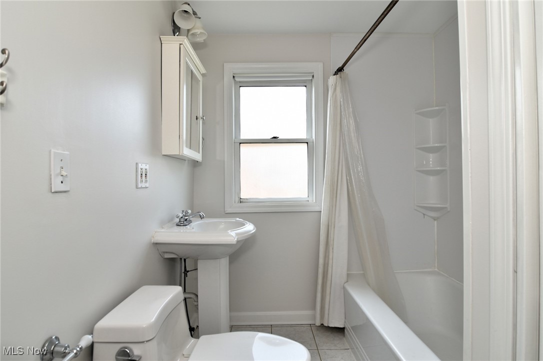 2516 Laurelhurst Road Cleveland, OH 44118 - Photo 32 of 39 Gallery Image 32