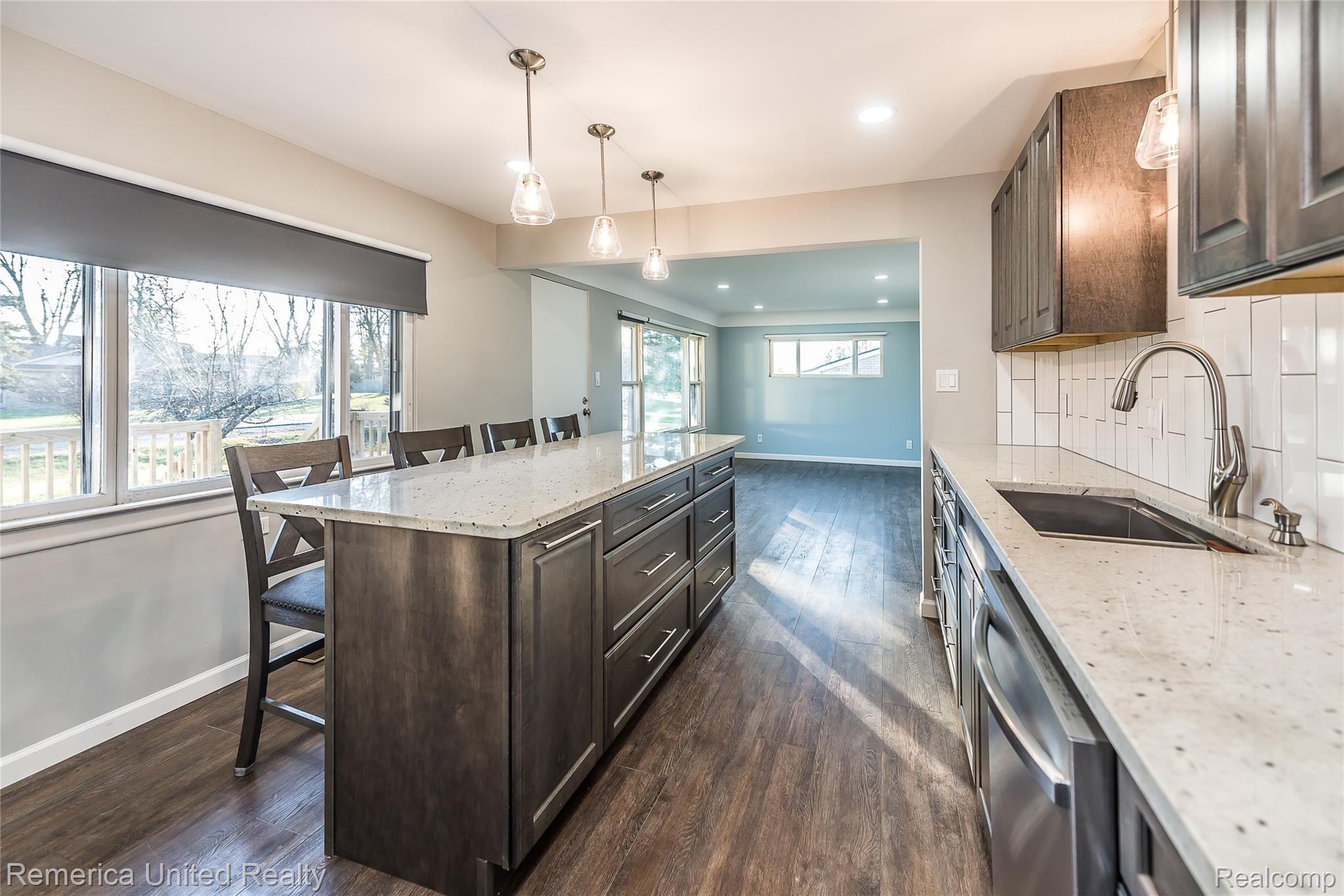 Kitchen - Granite tops