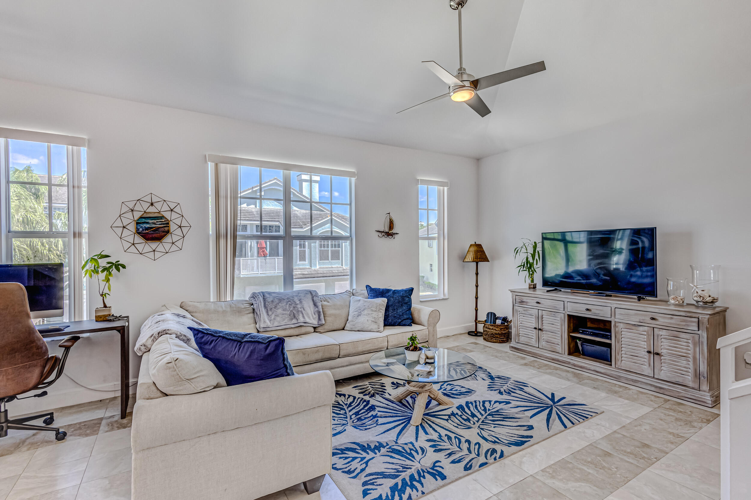 1701 Mizzenmast Way Jupiter, FL 33477 - Photo 11 of 46 Living room