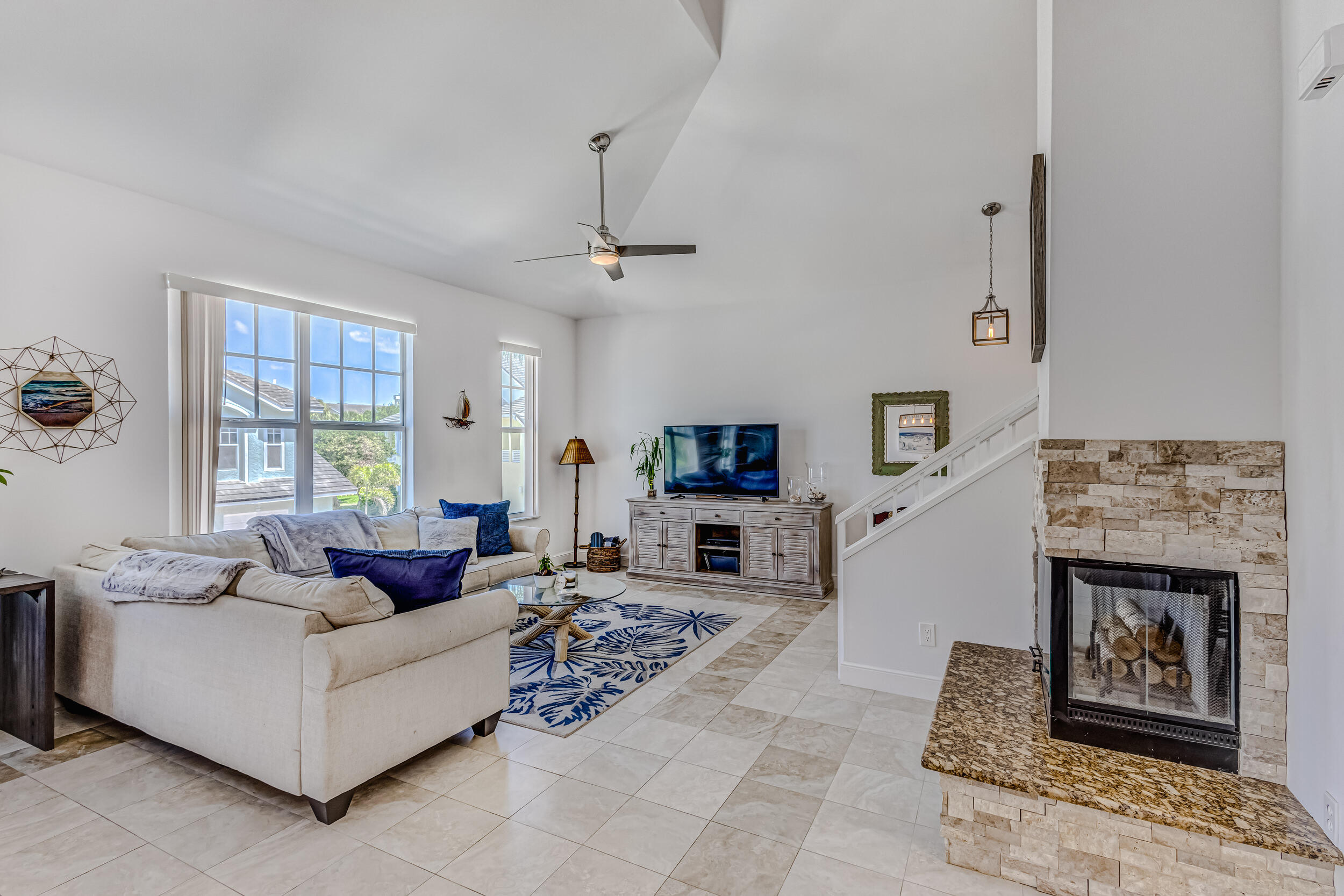 1701 Mizzenmast Way Jupiter, FL 33477 - Photo 12 of 46 Living room