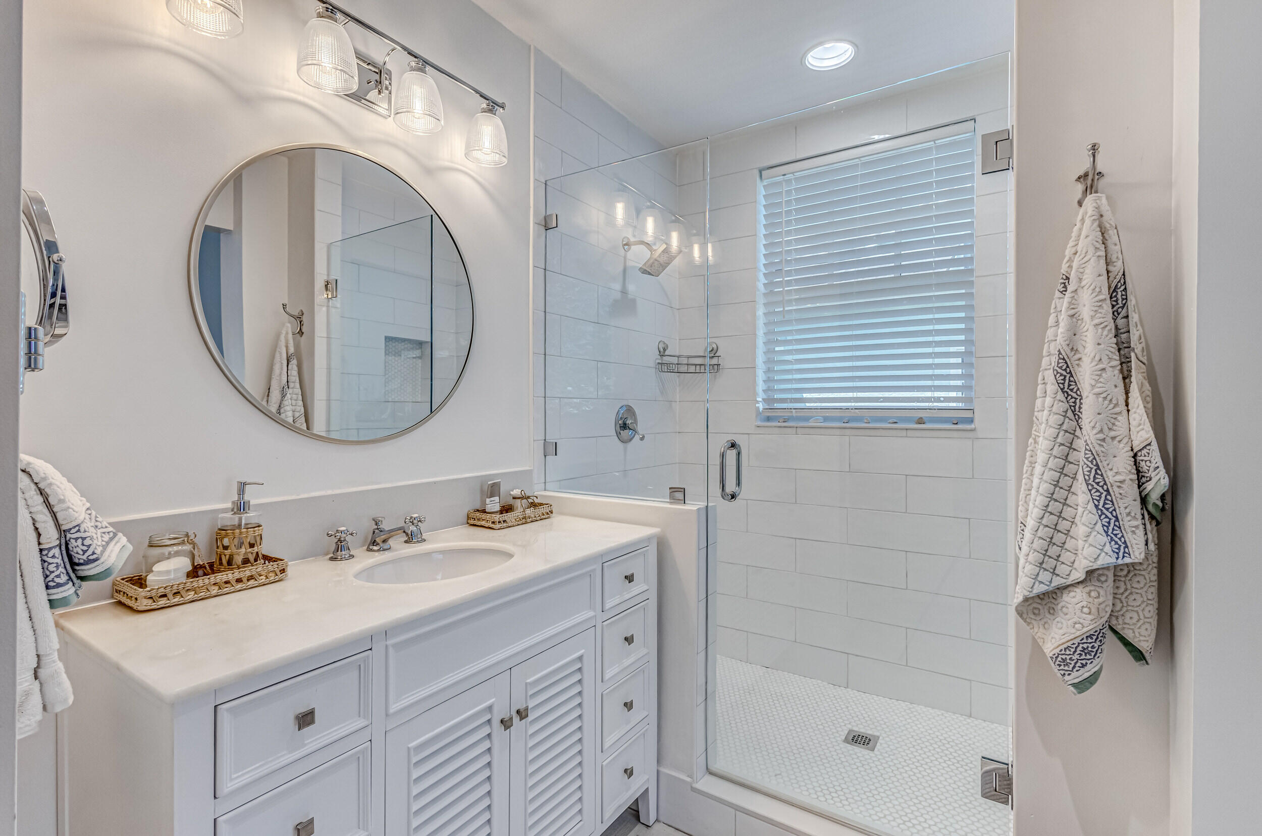 1701 Mizzenmast Way Jupiter, FL 33477 - Photo 27 of 46 Primary Bath