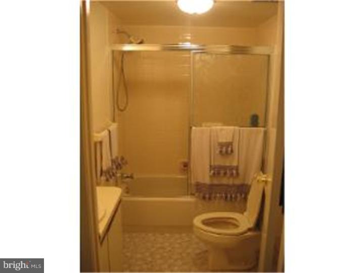 2101 Welsh Road, Unit 9 Philadelphia, PA 19115 - Photo 4 of 6 Bathroom