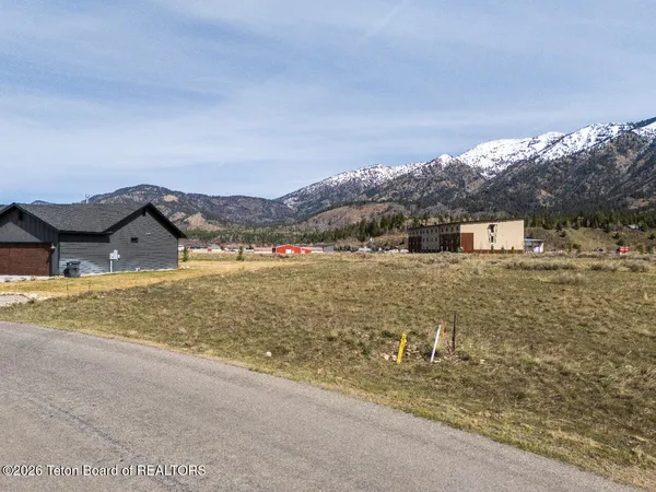 $175,000 | 12 Aster Loop, Alpine, WY 83128