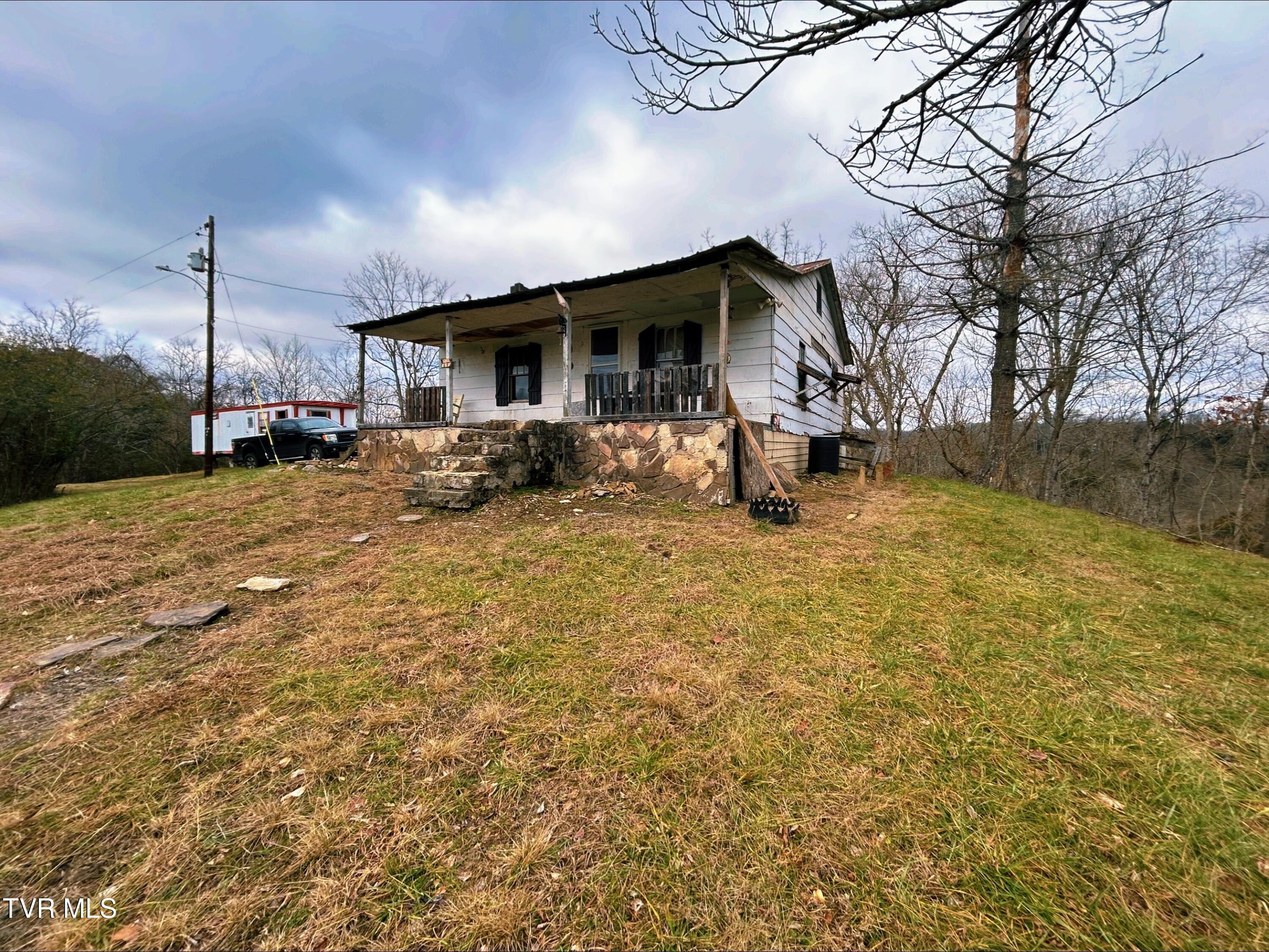 223 Richards Road Rogersville, TN 37857 - Photo 3 of 13 IMG_2851