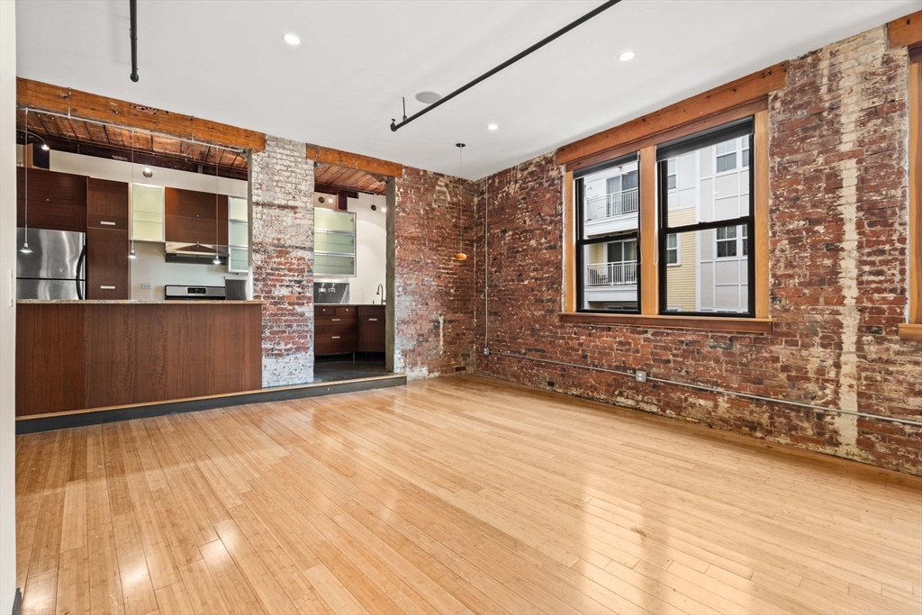 27 Fayette Street, Unit 302 Beverly, MA 01915 - Photo 7 of 24