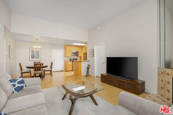 $518,000 | 4295 VÃa Arbolada, Unit 312, Los Angeles, CA 90042